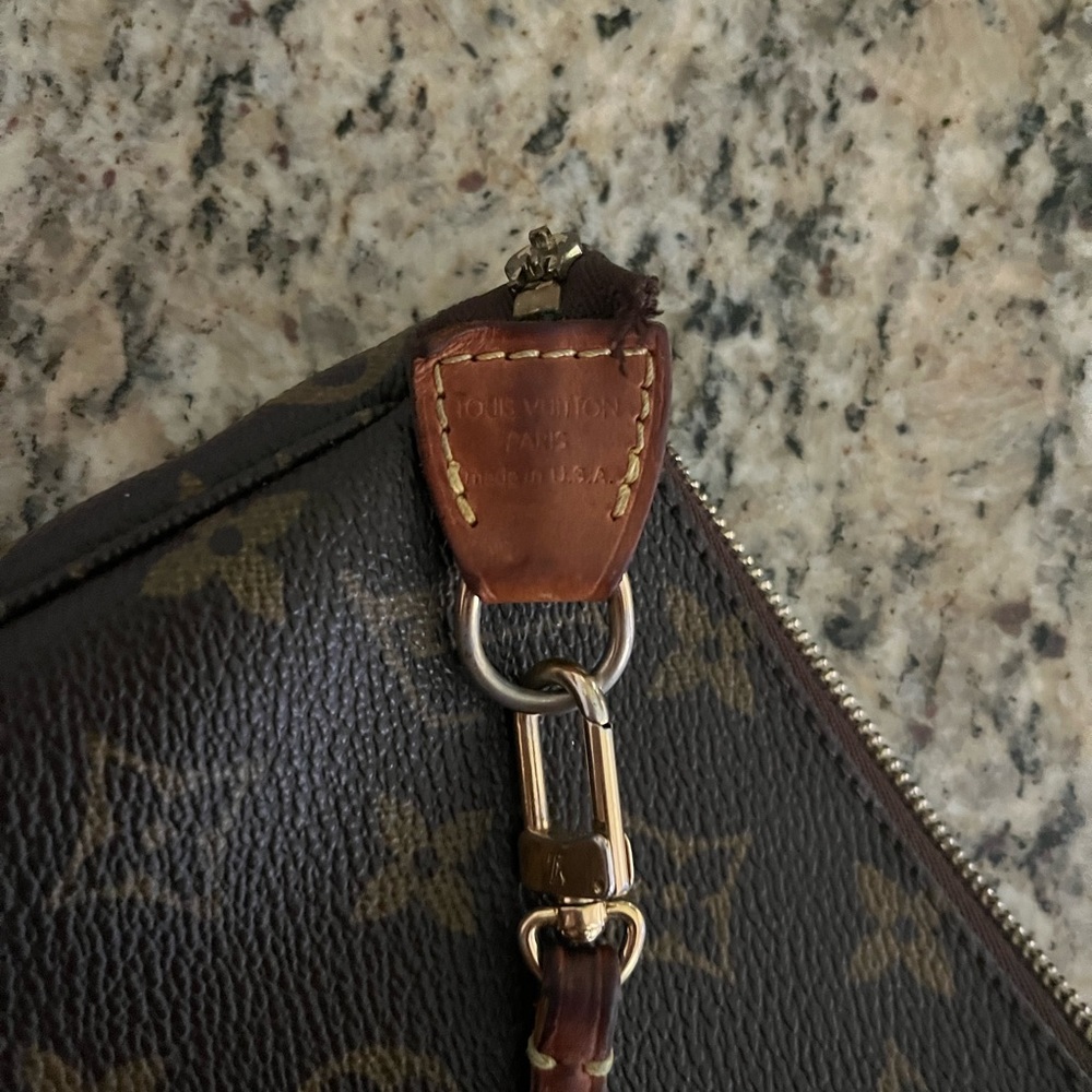 Louis Vuitton pochette